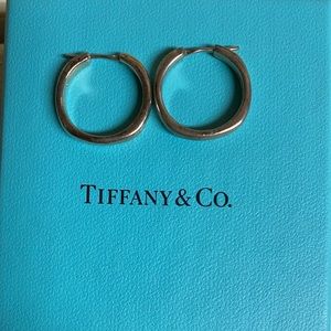 Beautiful solid silver Tiffany & Co. Square hoop earring
